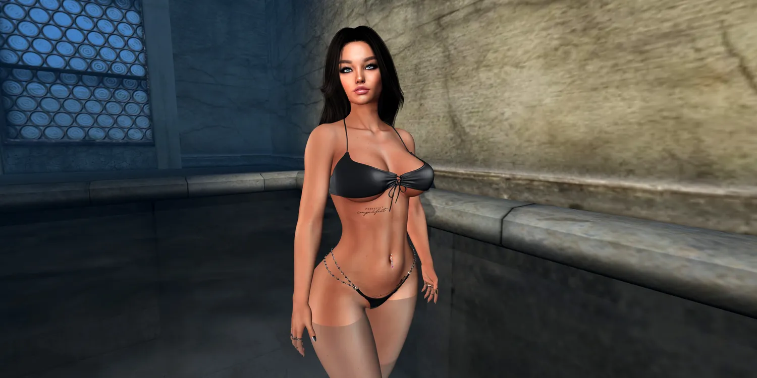 Larissa in bikini and naked in a pool