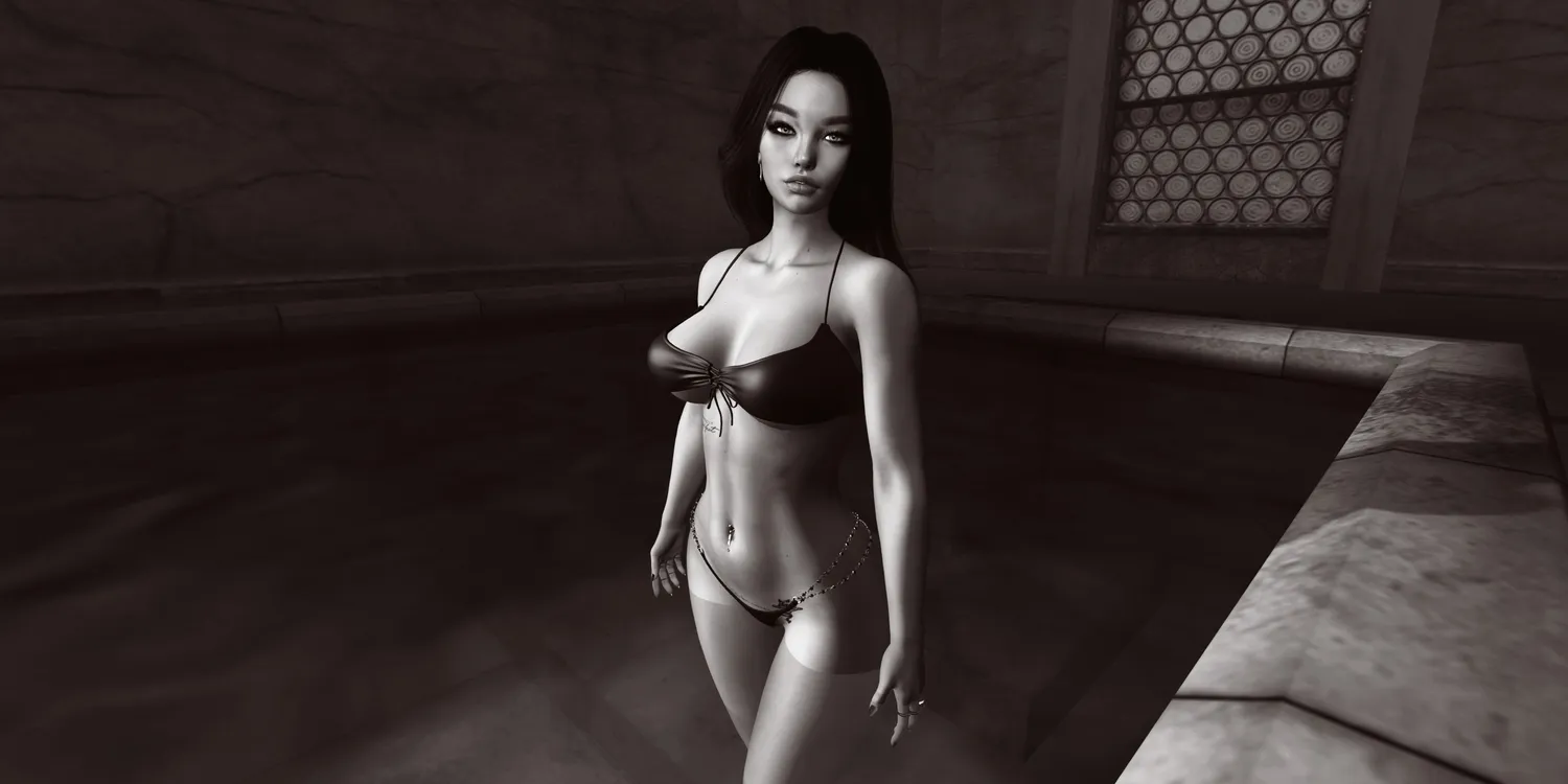 Larissa in bikini and naked in a pool